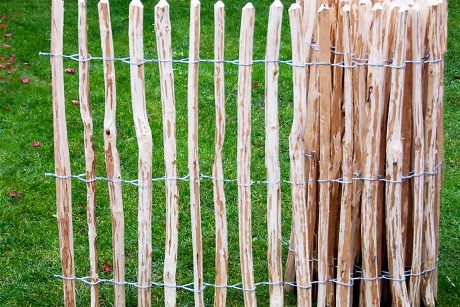 5 Meter Staketenzaun - Gartenzaun aus Haselnuss* Länge: 5 m Höhe: 50 cm Lattenabstand: 4-6 cm