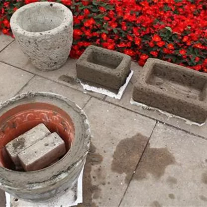 Einmalige Blumengefäße - Selber machen aus Beton und Torf