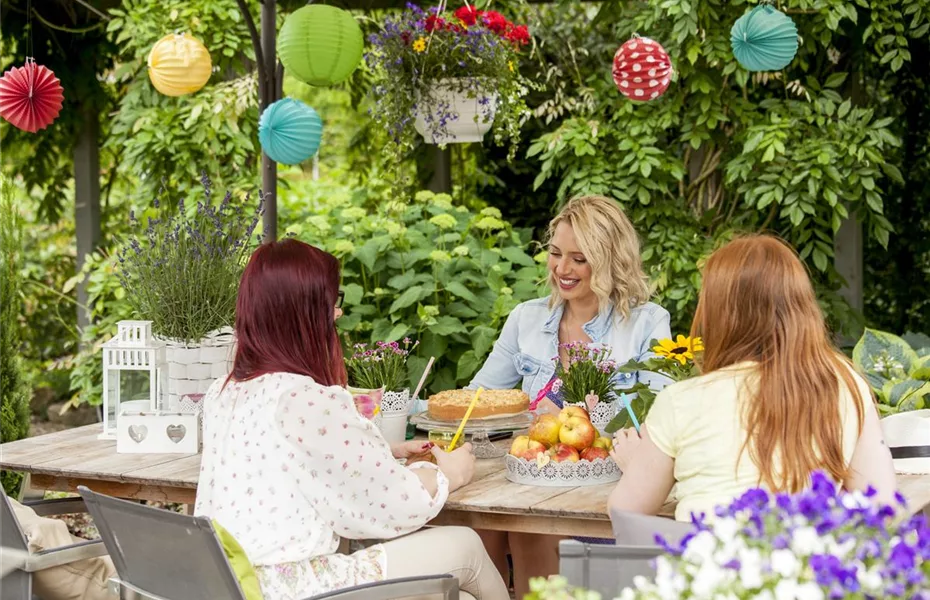 Terrasse brauchen tolle Sitzplätze zum Wohlfühlen