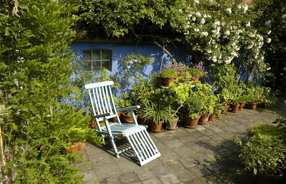 Einladende Sitzplätze machen Garten zur Oase