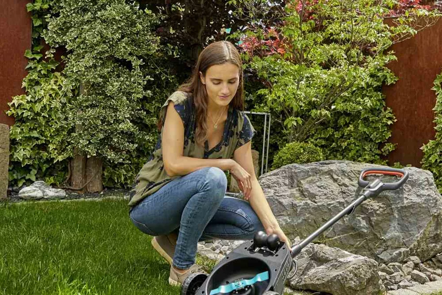 Gardena Akku Rasenmäher HandyMower Li-18/22 inkl. Akku und Ladegerät K79302